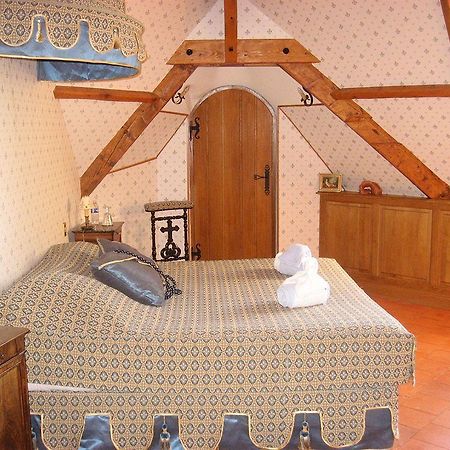 Chateau De Montbrun Otel Saint-Michel-Chef-Chef Dış mekan fotoğraf
