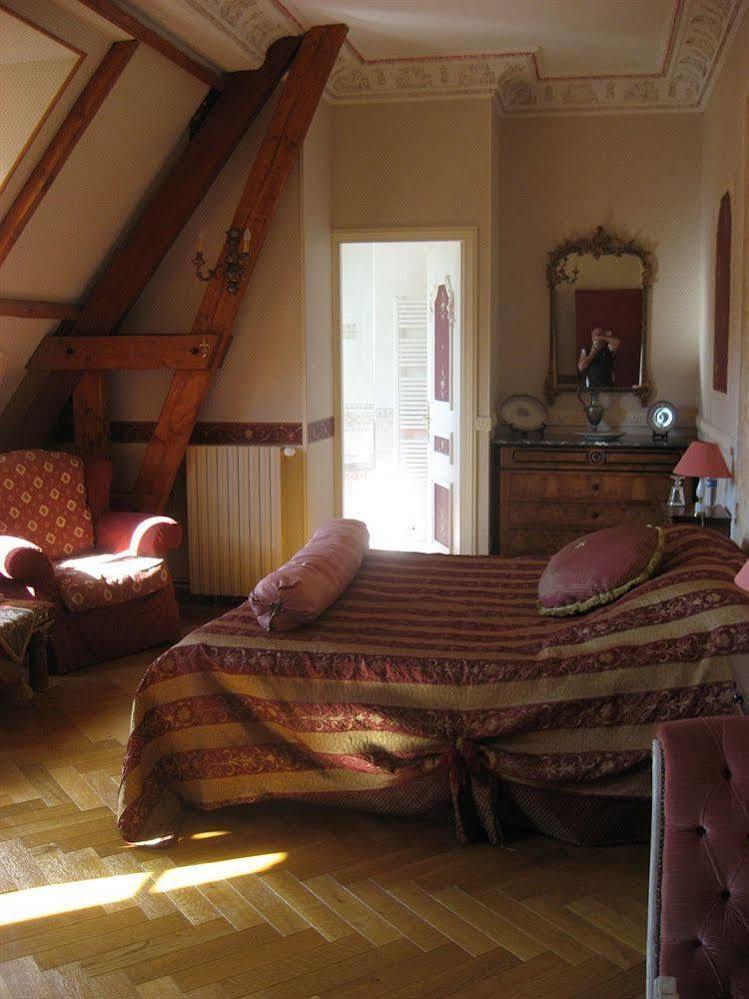 Chateau De Montbrun Otel Saint-Michel-Chef-Chef Dış mekan fotoğraf